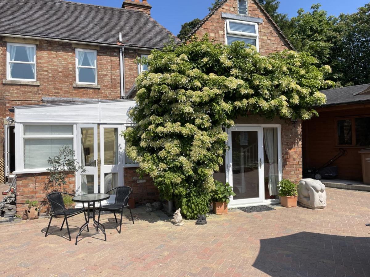 The Corner House, 36, Broadway Road, Apartment Evesham Luaran gambar